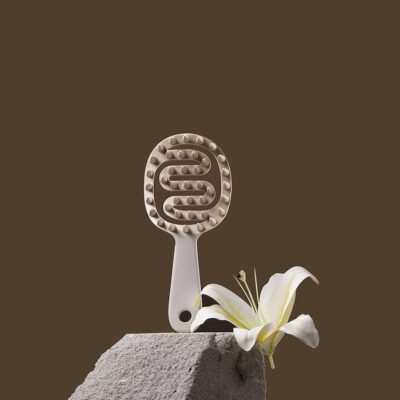 FaSoLa Long Handle Shampoo Hair Brush - White
